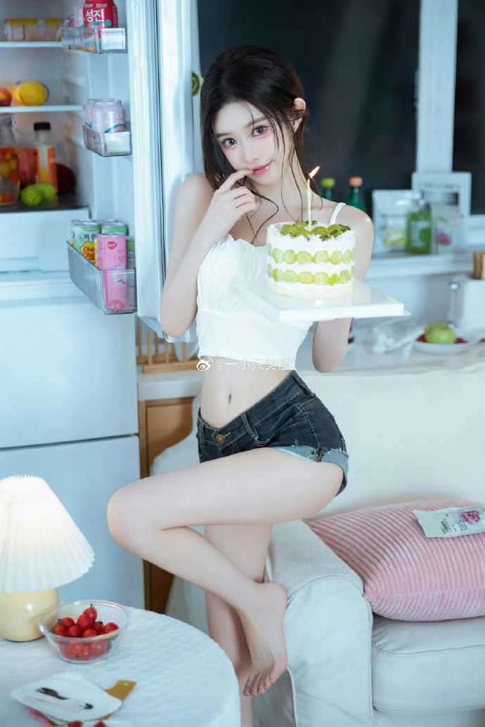 罗财瑶 头像配图